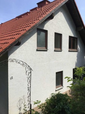 Großes Doppelhaus/ Zweifamilienhaus mit zwei Wohneinheiten im Grünen in Niedernhausen-Engenhahn