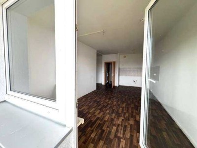 **super tolle 7 Zimmer Wohnung mit 2 Balkonen und 2 Bädern **