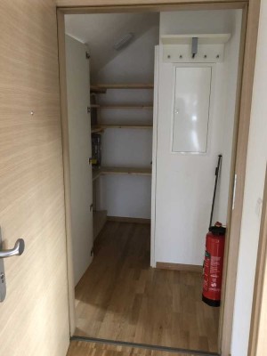 Exklusive 2-Zimmer-Dachgeschosswohnung mit gehobener Innenausstattung mit Balkon und EBK in Beuren
