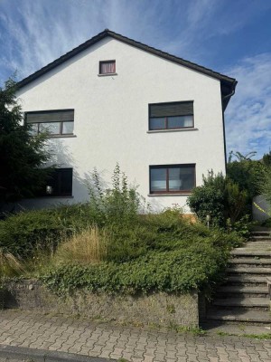 Helle 3-Zimmer-Wohnung mit großem Balkon in Roßdorf