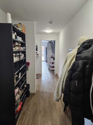 3-Zimmer-Maisonette-Wohnung mit 2 Balkone im 2. OG und DG in Otterfing zu vermieten.