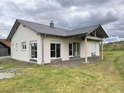 Barrierefreier Bungalow Baujahr 2018 - inklusive Doppelgarage und über 3.000 qm Grund