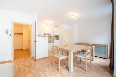 Stilvolle, modernisierte 2-Raum-Wohnung mit Balkon und EBK in Stockelsdorf