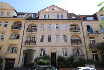 Charmante 1-Zimmer-Altbau-Wohnung mit Wohnküche