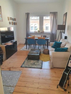 Kernsanierte Altbauwohnung in ruhigem Hinterhaus in der Neckarstadt!