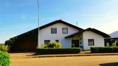 Grosses Einfamilienhaus in bester Lage mit tollem Panoramablick