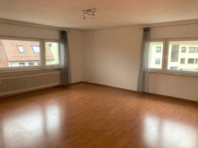 3 Zimmer - Wohnung mit Balkon,Haus Gedämmt!!!!