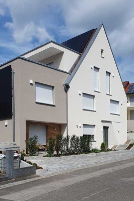 Energetisch sanierte 2-Raum-UG-Wohnung mit Terrasse und geh. Innenausstattung