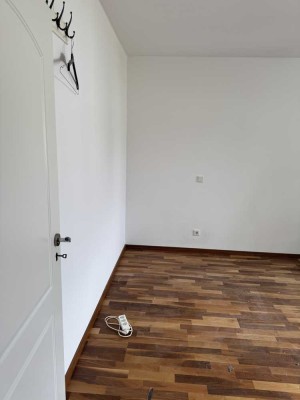Geschmackvolle  helle 3-Zimmer-Wohnung mit Balkon und Einbauküche in Wiesbaden
