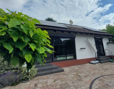 Gepflegte Familienoase mit liebevoll angelegtem Garten in ruhiger Wohnlage
