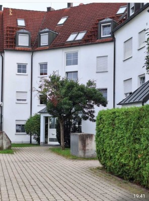 2,5-Zimmer-Wohnung mit Balkon und Außenstellplatz in Ichenhausen (provisions- und bezugsfrei)