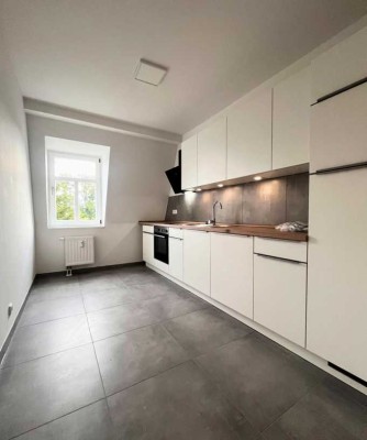 Frisch sanierte 2-Zimmer-Wohnung mit Einbauküche & TG-Stellplatz in Dresden-Laubegast