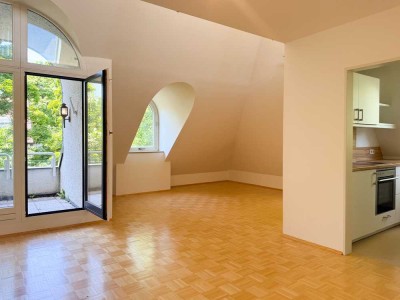 ** Gelegenheit ** schöne 2,5-Zimmer-Maisonette-Wohnung in gut angebundener Lage mit TG-Stellplatz **