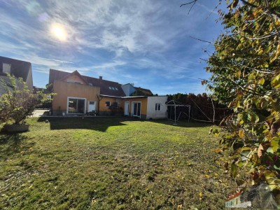 Charmantes Einfamilienhaus-moderne Ausstattung -großer Garten