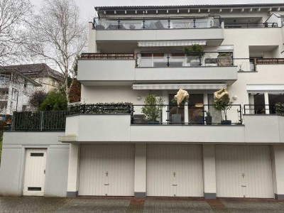 Modernisierte 3,5-Raum-Terrassenwohnung mit Balkon und Einbauküche in Weinheim