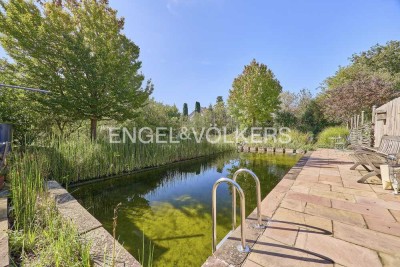 Idyllisches Wohnerlebnis mit zwei Häusern, Naturschwimmteich und nachhaltiger Technik!