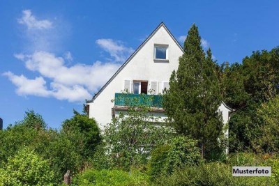 +++ Sehr gepflegtes 2-Familienhaus mit Garten und Terrasse +++