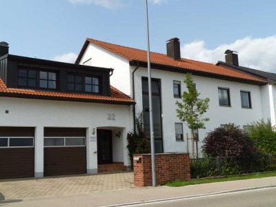 Schöne und gepflegte 4-Zimmer-Dachgeschosswohnung mit Balkon in Hollenbach-Igenhausen