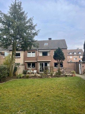 Haus am Ruhrpark familienfreundlich und altersgerecht mit Garten, Garage, Kamin und Ausbaureserve