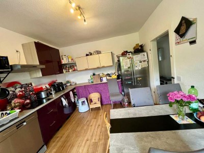 Modernisierte 2,5-Raum-Wohnung mit Balkon in Neuss