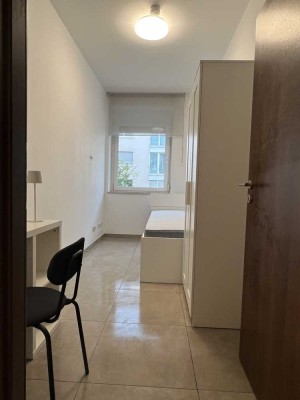Wenige Schritte zum Nürnberger  Opernhaus und Hauptbahnhof! WG-Zimmer mit  All-Inklusive-Option!