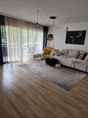 2,5-Zimmer-Wohnung mit Balkon u. EBK in Mainz