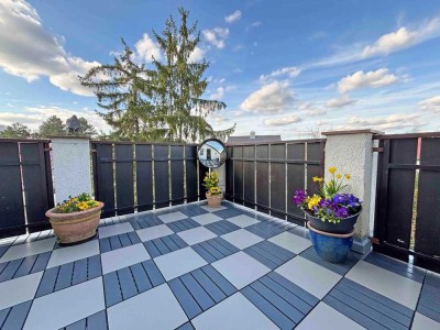 Helle, gepflegte DG-Wohnung Nähe DEZ mit Dachterrasse und großem Hobbyraum
