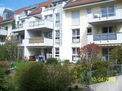 schöne 2-Zimmer Wohnung mit Balkon und Einbauküche in Kröllwitz nahe der Saale