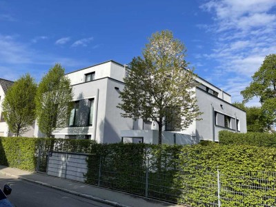 Schöne 4-Zimmer-Wohnung mit Balkon und Einbauküche in Trudering, München