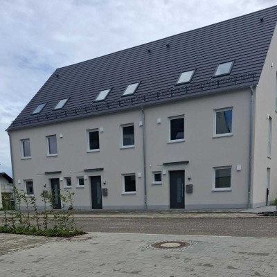 Neubau: Exklusive Reihenhaushälften zur Vermietung