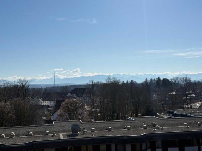 Erstbezug nach Sanierung: 2-Zimmer-Wohnung mit Einbauküche, Balkon mit Bergblick in Ebenhausen