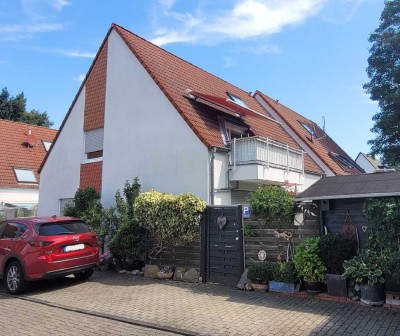 Ausgefallene 3-Zi.-Maisonette-Wohnung mit Einbauküche und Sonnenbalkon in der Waldsiedlung