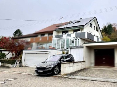 Ruhige sonnige Doppelhaushälfte in begehrter Lage von Staufen zu verkaufen.