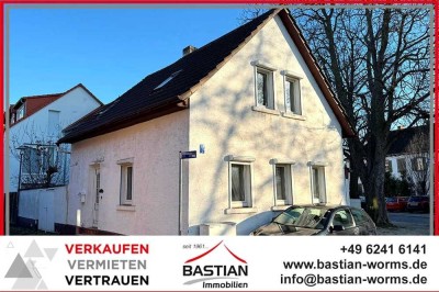 Auch aus Kleinem kann Großartiges werden: Ren.-bed. EFH - Garage - gr. Dachterrasse - Neuhausen!