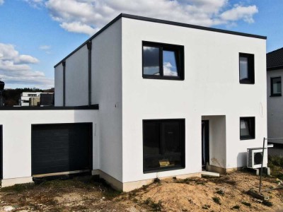Modernes Einfamilienhaus – Spiegelbild des Nachbarhauses in Wassenberg-Birgelen!