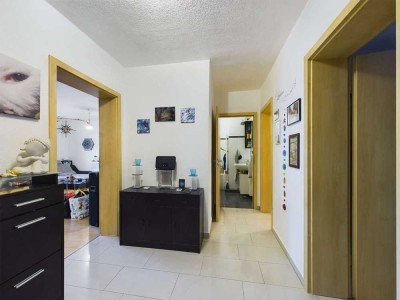 3 Zimmer-Eigentumswohnung mit überdachtem Balkon & Stellplatz in Elsen