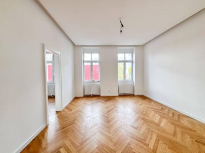 ERSTBEZUG nach Sanierung, 56,10 m2 große Zwei- Zimmer Eigentumswohnung im ALTBAU mit hofseitigen BALKON!