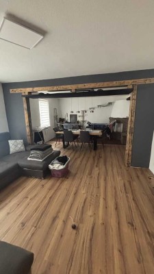 Exclusive 4- Zimmer- Wohnung mit Charme und Stil -frisch renoviert, über 130qm Wohntraum