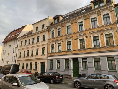 schöne 2 Raumwohnung mit Balkon und Einbauküche