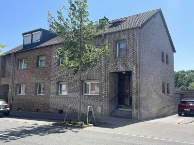 Sehr gepflegtes Zweifamilienhaus mit Garage und Gartenhaus