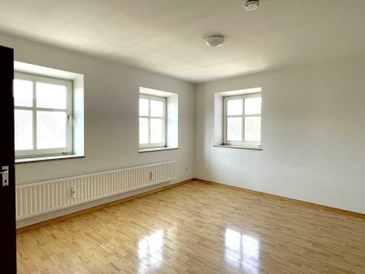 Großzügige 2,5 Zimmer-Wohnung in Augsburg-Kriegshaber