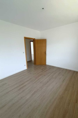 Erstbezug nach Renovierung: Ruhige 3-Zimmer-Wohnung mit Balkon in Solingen