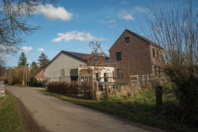 Moderner Neubau, 230 m², Ausbaureserven & Stall – energetisch bestmöglich & 200k € unter Herstellung