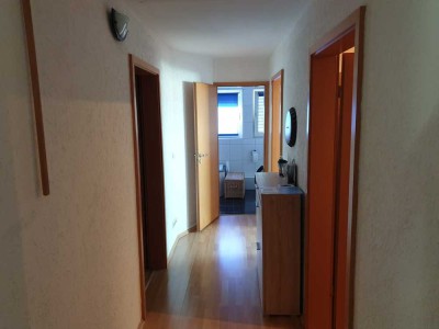 Gepflegte 3-Raum-DG-Wohnung mit Einbauküche in Hügelsheim