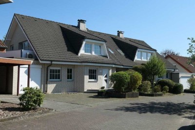 DHH - Ein/ Zweifamilienhaus, Vollkeller m. großer Garten-und Garagenfläche