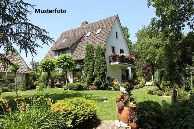 Einfamilienhaus mit überdachtem Pkw-Stellplatz