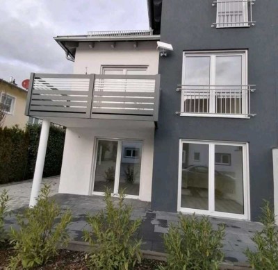 Doppelhaushälfte zur Vermieten mit Einbauküche