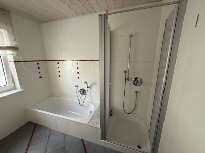 Freundliche und gepflegte 2-Zimmer-Dachgeschosswohnung mit Balkon in Crailsheim