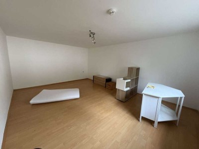 Helles Souterrain Büro mit Küche + Bad + Garage in Apelstedt