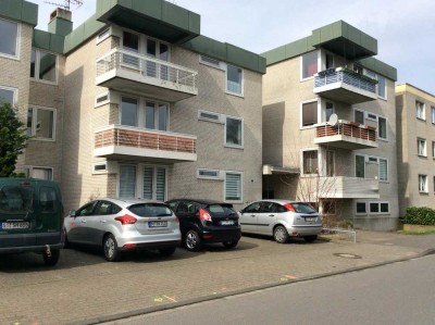 Stop! Individuelle 2-Zimmer-Wohnung mit Einbauküche!